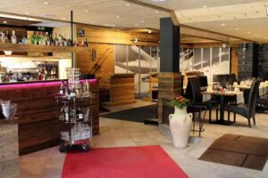 1411 Restaurant Lounge