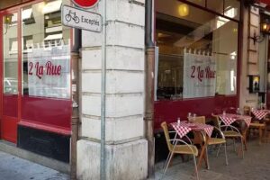 2 La Rue Restaurant