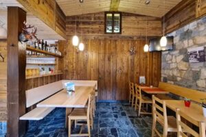 A la Claire Fontaine