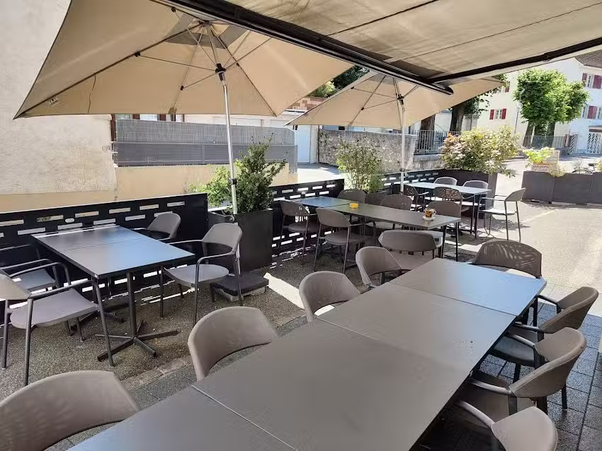 Alzira Da Cunha, Art Caf&eacute;