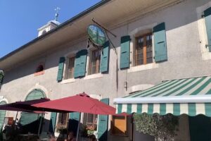 Au Sapin – Café-Restaurant à Givrins