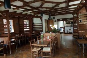 Auberge Au Milieu du Monde