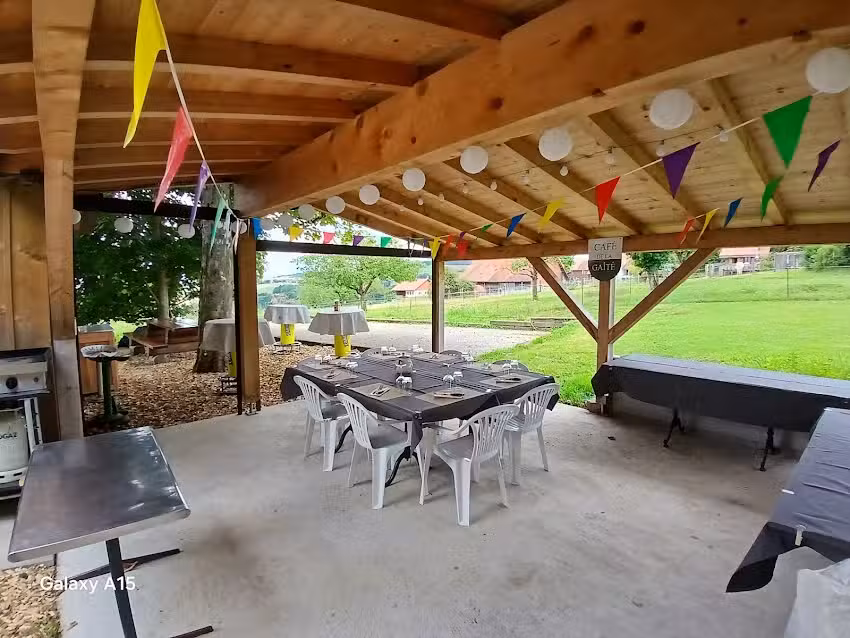 Aux Bourdons Gourmands S&agrave;rl Table d&rsquo;h&ocirc;tes ouvert sur r&eacute;servation