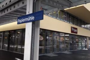 Avanti Bistro, Caf&eacute;, Bar