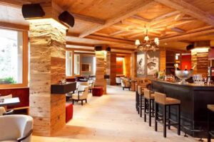 B&Auml;R&rsquo;S Caf&eacute; Bistro Lounge