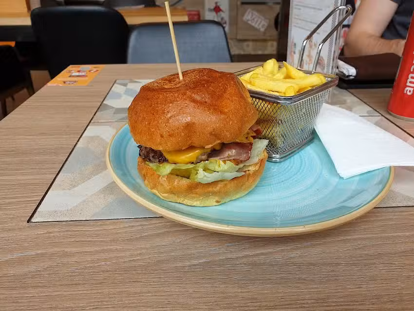 Burgers & Shakes