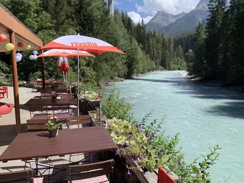 B&uuml;vetta Sfondraz