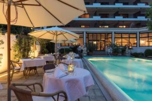 Caesar&rsquo;s Restaurant & Lounge