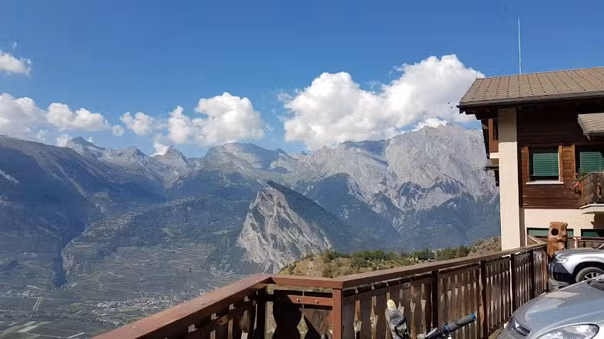 Caf&eacute; des Alpes