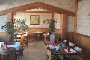 Caf&eacute; des Noyers