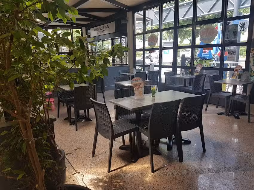 Caf&eacute; du Borgeaud, Gageiro