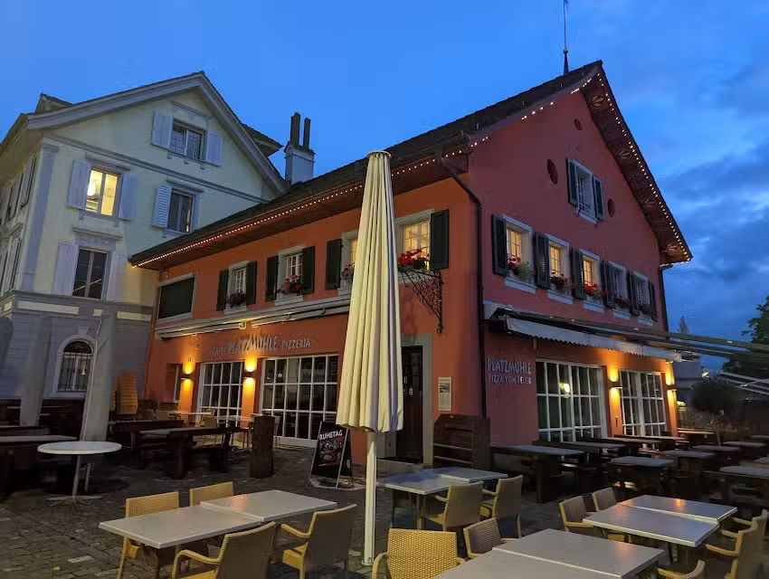 Caf&eacute; Pizzeria Platzm&uuml;hle