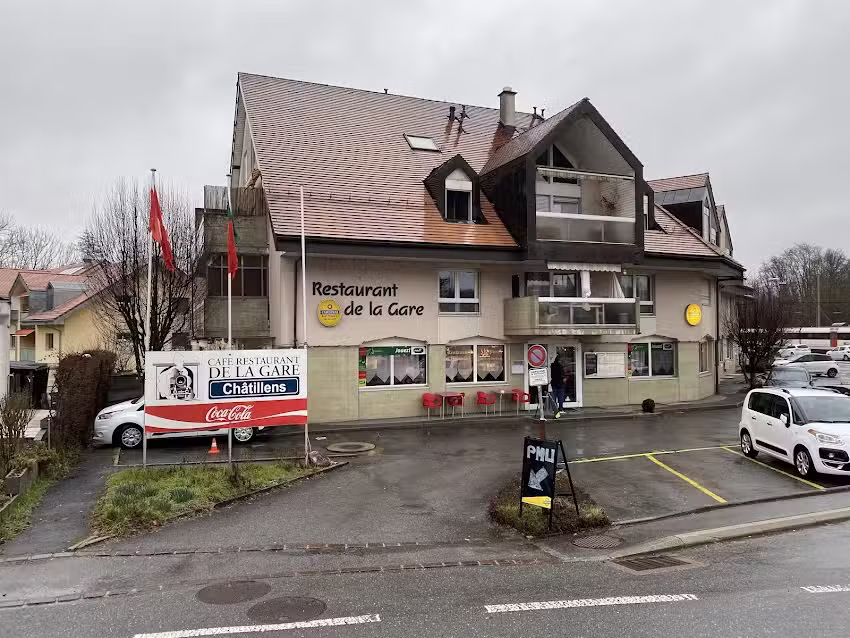 Caf&eacute; restaurant de la Gare, Armando Correia Pinto