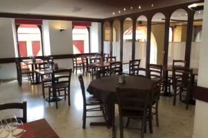 Caf&eacute; Restaurant Les Arcades