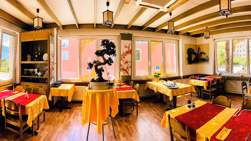 C&aacute;fe-Restaurant Sierre Asia