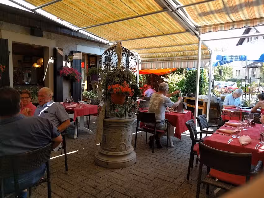 Caf&eacute;-Restaurant Vignoble Dor&eacute;