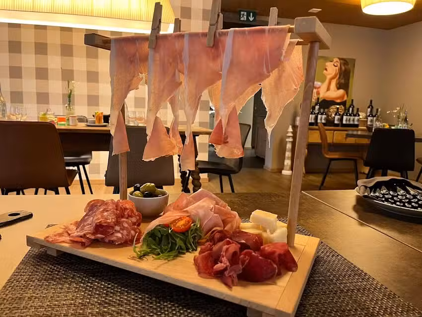 Casa Linda (Tapas Restaurant)