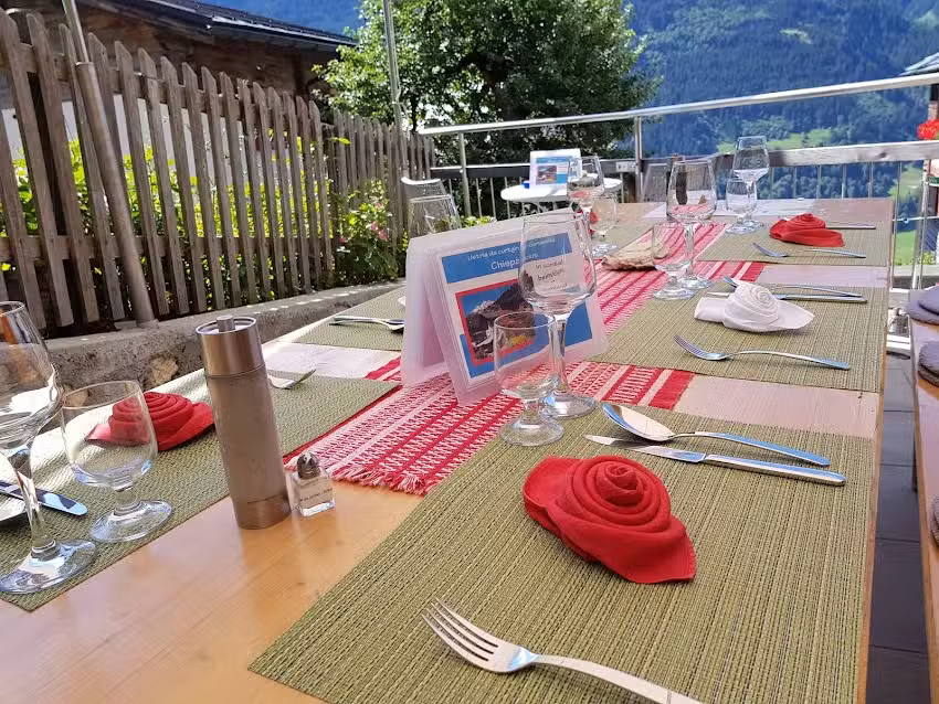 Chisp&agrave;cius Gartenbeiz \ Ustria da curtgin