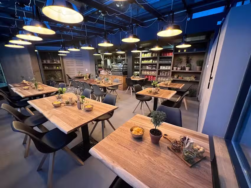 Coco&rsquo;s & Jennifer&rsquo;s