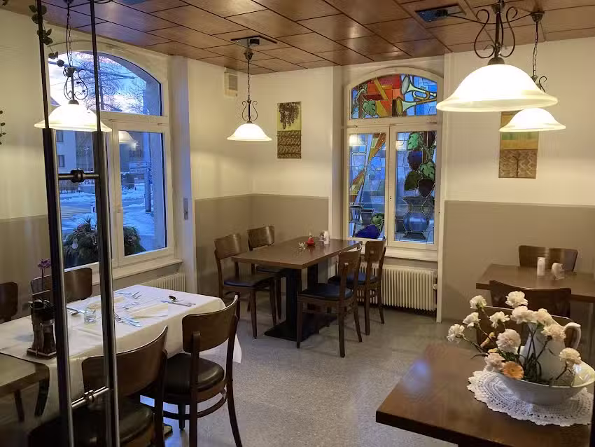 Comestibles/ Bistro Hof Rotmonten