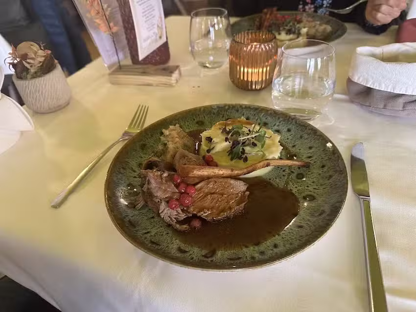 Dans La For&ecirc;t Lointaine