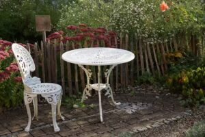 Das Garten-Bistro im Weinfasshotel