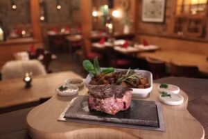 FREIBURGER FALLE Steaks & Cheese