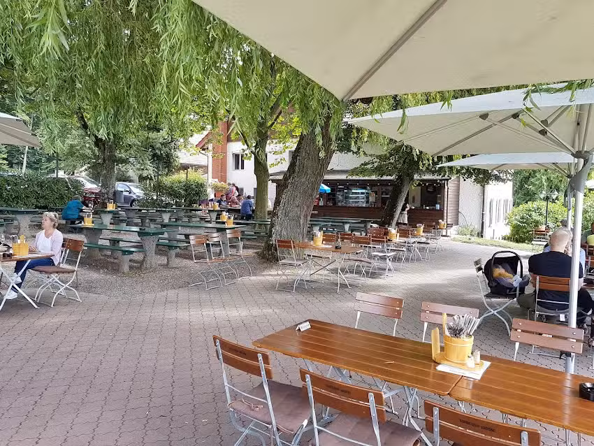 Gasthaus &ndash; Guggere Benken