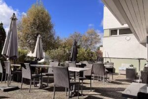 Gusto & Co. Caf&eacute; Restaurant Tea Lounge