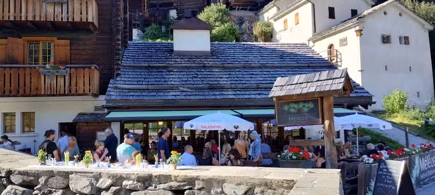 H&ocirc;tel-Restaurant M&eacute;l&egrave;ze