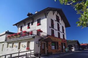 H&ocirc;tel-Restaurant Tour d&rsquo;A&iuml;