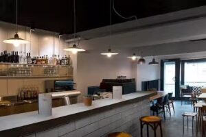 La Buvette (L&eacute;vitation)