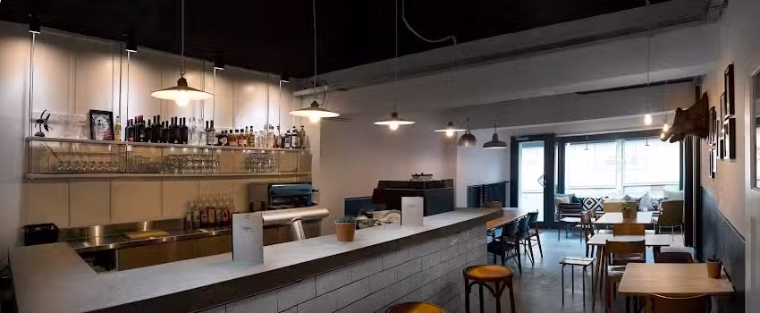 La Buvette (L&eacute;vitation)