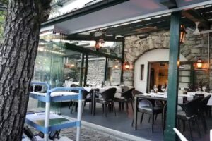 La Grotte Restaurant