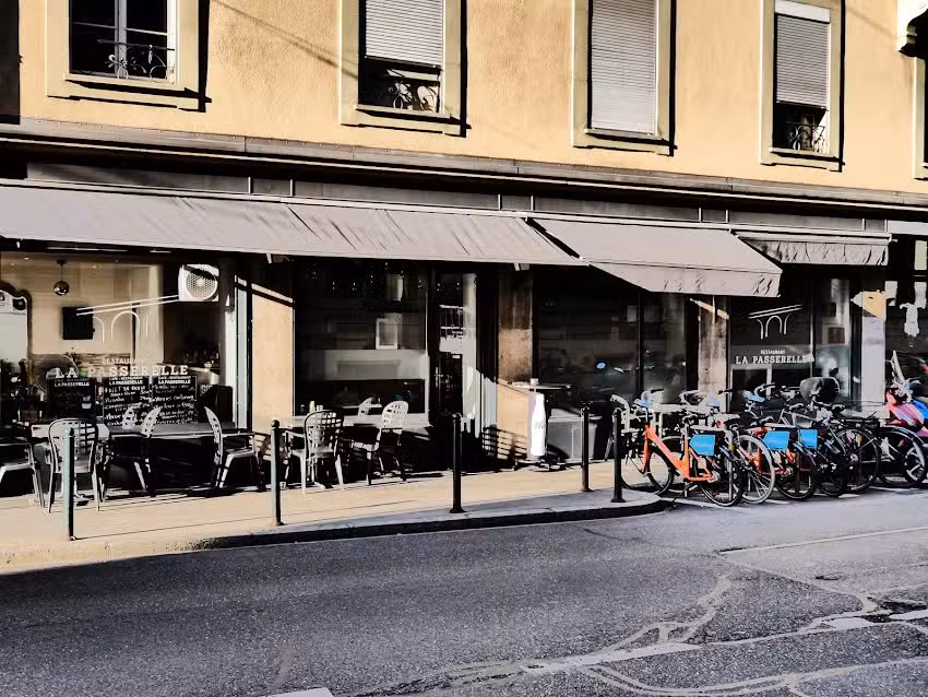 La Passerelle &ndash; Kolgeci &ndash; Bar Restaurant