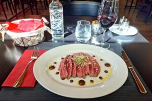 la Scuntrada ustareia, buteia e vinoteca