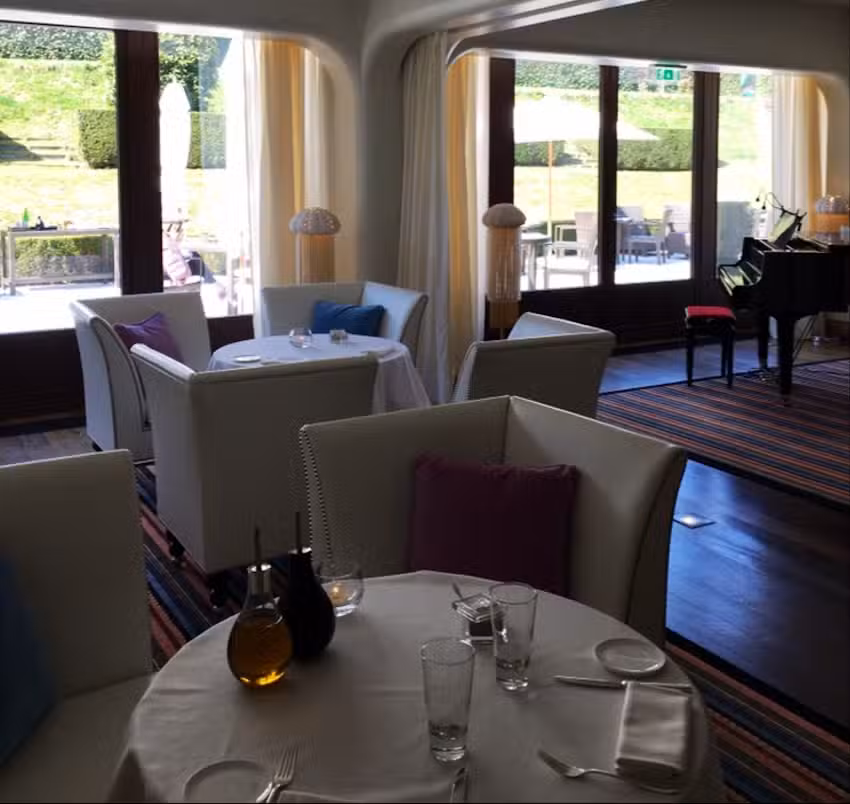 Le Caf&eacute; Lauren