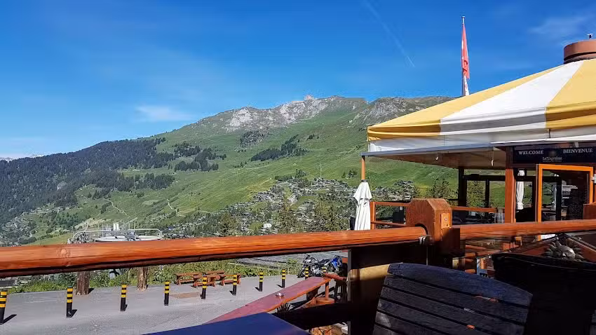 Le Carrefour Restaurant