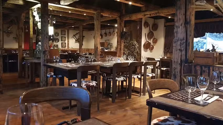 Le Farinet Restaurant-Pub-Dancing &agrave; Champery