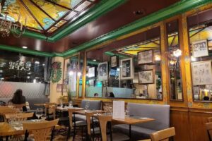 Le Grand Caf&eacute;