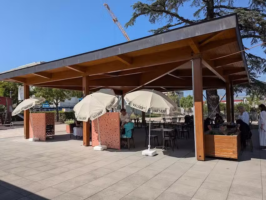 Le Ravy, Caf&eacute;-Restaurant