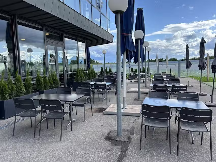 Le Restaurant de l&lsquo; A&eacute;roport