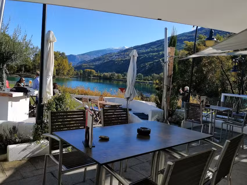 Les &Icirc;les Restaurant Lounge Bar