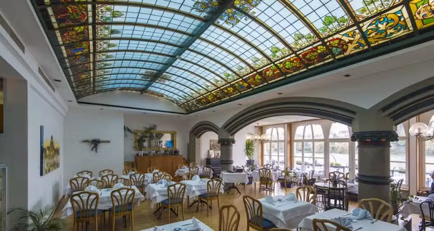 Libanesische Spezialit&auml;ten im Feldschl&ouml;sschen am Rhein