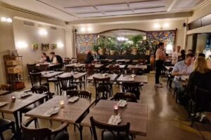 Lou&rsquo;s Comfort Food &ndash; Restaurant & Bar