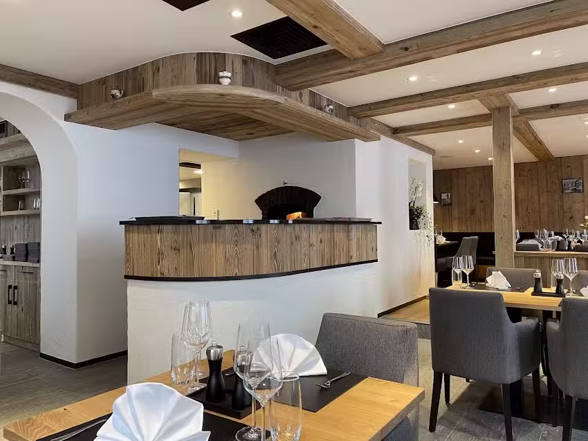 L&Ouml;WEN Braceria & Pizzeria Maienfeld