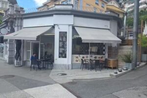 M&J Sp&eacute;cialit&eacute;s Syriennes et Libanaises