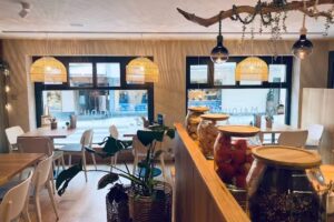 MALOU&rsquo;S Caf&eacute; & Diner