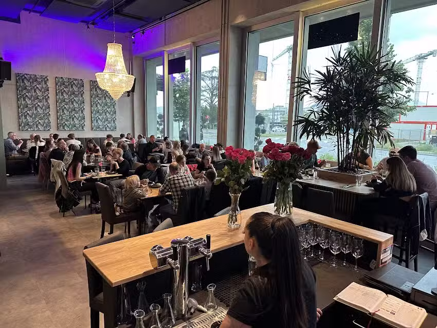 Mami&rsquo;s Gastropub