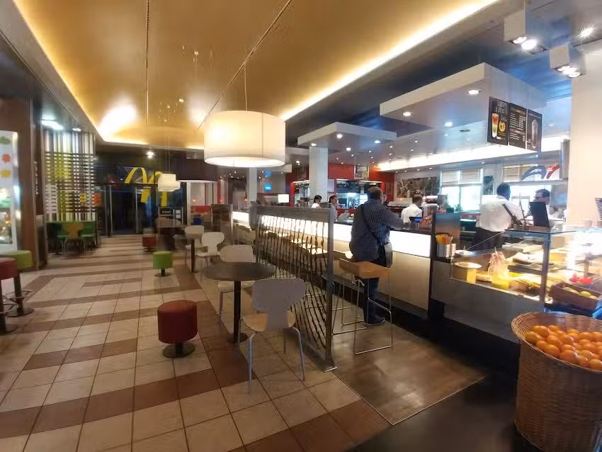 McDonald&rsquo;s Restaurant